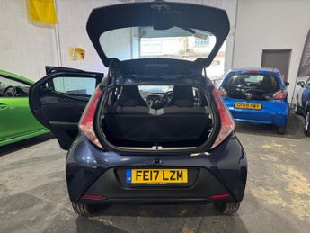 Toyota AYGO 1.0 VVT-i x-play Euro 6 5dr