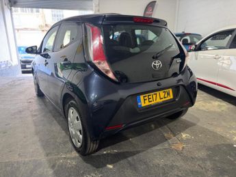 Toyota AYGO 1.0 VVT-i x-play Euro 6 5dr