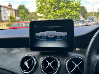 Mercedes-Benz GLA 1.6 GLA180 Urban Edition 7G-DCT Euro 6 (s/s) 5dr