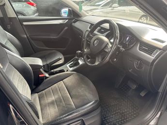 Skoda Octavia 1.6 TDI Elegance DSG Euro 5 (s/s) 5dr