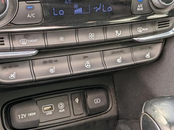 Hyundai Santa Fe 2.2 CRDi Premium SE Auto 4WD Euro 6 (s/s) 5dr 7 Seat