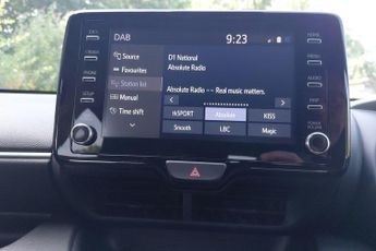 Toyota Yaris 1.5 VVT-h Design E-CVT Euro 6 (s/s) 5dr
