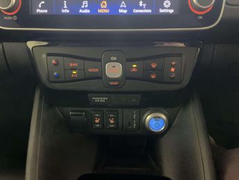 Nissan Leaf 40kWh N-Connecta Hatchback 5dr Electric Auto (150 ps)