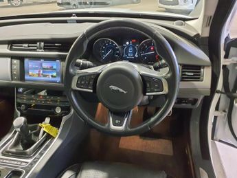 Jaguar XF 2.0d R-Sport Euro 6 (s/s) 4dr