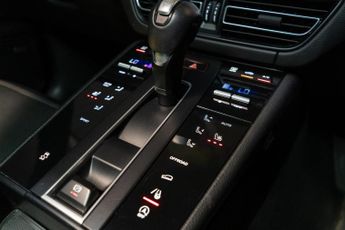 Porsche Macan 2.0T PDK 4WD Euro 6 (s/s) 5dr