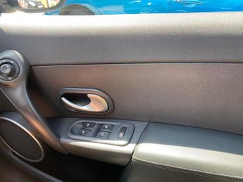 Renault Clio 1.6 VVT Initiale TomTom Auto Euro 4 5dr