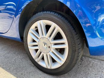 Renault Clio 1.6 VVT Initiale TomTom Auto Euro 4 5dr