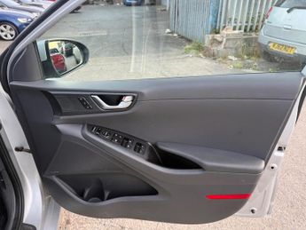 Hyundai IONIQ 1.6 h-GDi Premium SE DCT Euro 6 (s/s) 5dr