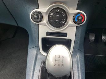 Ford Fiesta 1.4 Zetec Hatchback 5dr Petrol Manual (133 g/km, 94 bhp)
