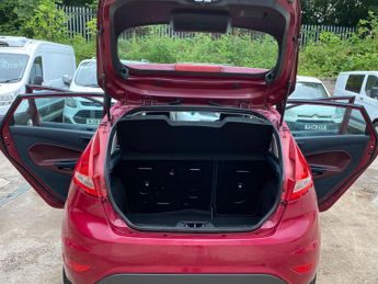 Ford Fiesta 1.4 Zetec Hatchback 5dr Petrol Manual (133 g/km, 94 bhp)