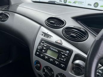 Ford Focus 1.6i 16v Zetec 5dr