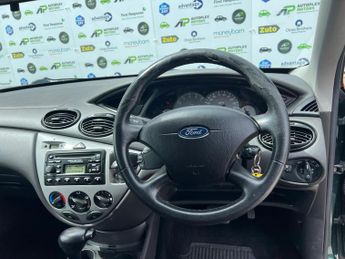 Ford Focus 1.6i 16v Zetec 5dr