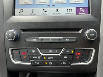 Ford Mondeo 2.0 TiVCT Titanium Edition CVT 6Spd Euro 6 (s/s) 4dr