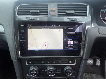 Volkswagen e-Golf 35.8kWh e-Golf Auto 5dr