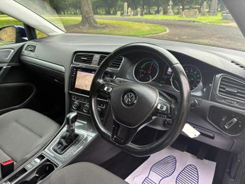 Volkswagen e-Golf 35.8kWh e-Golf Auto 5dr
