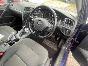 Volkswagen e-Golf 35.8kWh e-Golf Auto 5dr