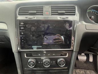 Volkswagen e-Golf 35.8kWh e-Golf Auto 5dr