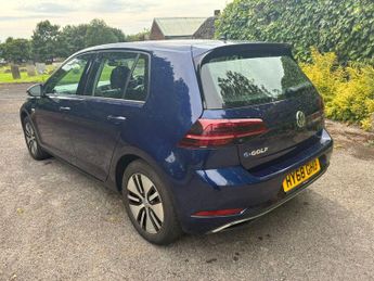 Volkswagen e-Golf 35.8kWh e-Golf Auto 5dr