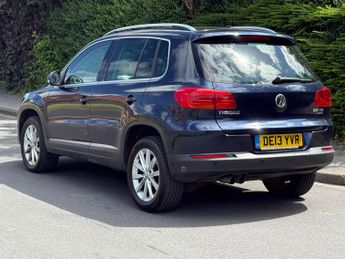 Volkswagen Tiguan 2.0 TDI BlueMotion Tech SE DSG 4WD Euro 5 (s/s) 5dr