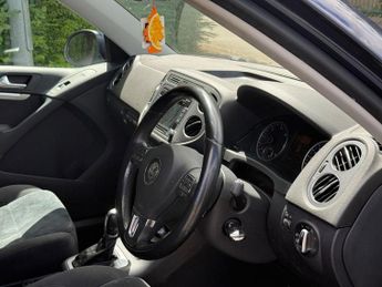 Volkswagen Tiguan 2.0 TDI BlueMotion Tech SE DSG 4WD Euro 5 (s/s) 5dr