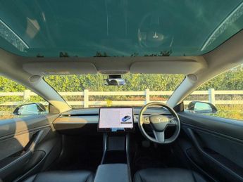 Tesla Model 3 Standard Range Plus Auto RWD 4dr