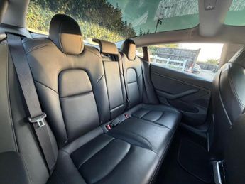 Tesla Model 3 Standard Range Plus Auto RWD 4dr