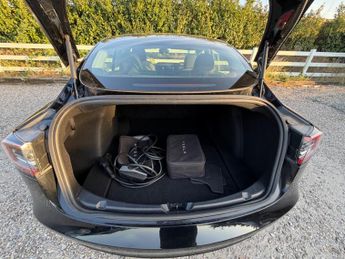 Tesla Model 3 Standard Range Plus Auto RWD 4dr