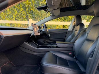 Tesla Model 3 Standard Range Plus Auto RWD 4dr