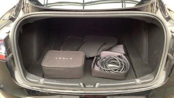 Tesla Model 3 Standard Range Plus Auto RWD 4dr