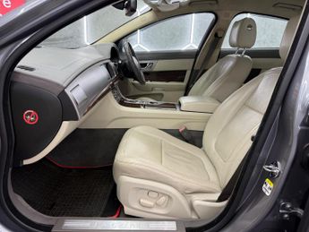 Jaguar XF 3.0d V6 Portfolio Auto Euro 5 4dr