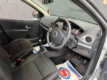 Renault Clio 1.2 I-Music Euro 5 5dr