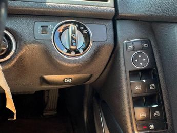 Mercedes-Benz C Class 1.8 C180K SE Auto Euro 4 4dr