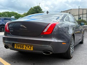 Jaguar XJ 3.0d V6 Autobiography Saloon 4dr Diesel Auto Euro 6 (s/s) (LWB) 
