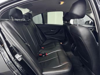 BMW 3 Series 2.0 320d Luxury Auto Euro 5 (s/s) 4dr