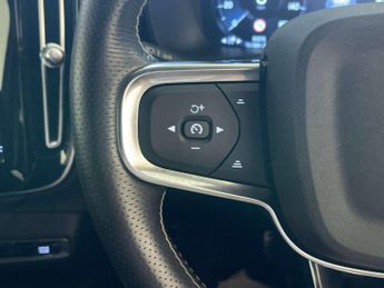 Volvo XC40 1.5h T4 Recharge 10.7kWh R-Design SUV 5dr Petrol Plug-in Hybrid 