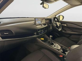 Nissan Qashqai 1.3 DIG-T MHEV N-Connecta SUV 5dr Petrol Hybrid Manual Euro 6 (s