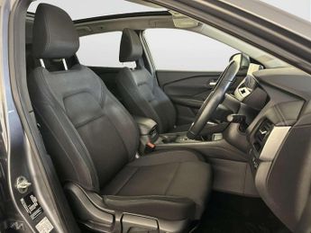 Nissan Qashqai 1.3 DIG-T MHEV N-Connecta SUV 5dr Petrol Hybrid Manual Euro 6 (s