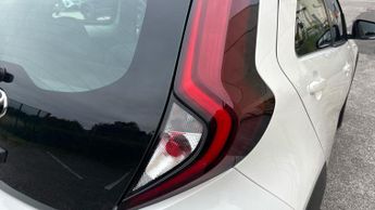 Toyota Aygo X 1.0 VVT-i Pure x-shift Euro 6 (s/s) 5dr