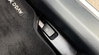 Toyota Aygo X 1.0 VVT-i Pure x-shift Euro 6 (s/s) 5dr