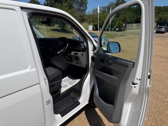 Volkswagen e-Transporter e 110 37.3kWh Advance Auto LWB 5dr