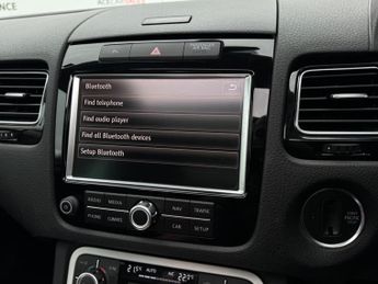 Volkswagen Touareg 3.0 TDI V6 BlueMotion Tech R-Line Tiptronic 4WD Euro 5 (s/s) 5dr
