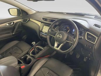 Nissan Qashqai 1.3 DIG-T N-Motion SUV 5dr Petrol Manual Euro 6 (s/s) (140 ps)