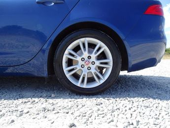 Jaguar XE 2.0d Prestige Auto Euro 6 (s/s) 4dr