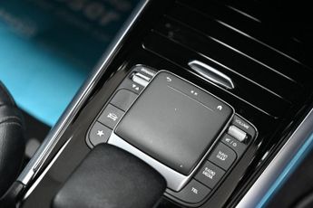 MERCEDES-BENZ 180 1.3 GLA200 Sport SUV 5dr Petrol 7G-DCT Euro 6 (s/s) (163 ps) +FR