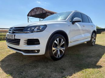 Volkswagen Touareg 3.0 TDI V6 BlueMotion Tech R-Line Tiptronic 4WD Euro 5 (s/s) 5dr