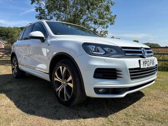 Volkswagen Touareg 3.0 TDI V6 BlueMotion Tech R-Line Tiptronic 4WD Euro 5 (s/s) 5dr