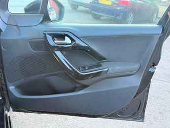 Peugeot 208 1.2 VTi PureTech Active Euro 5 5dr