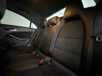Mercedes-Benz CLA 2.1 CLA220d AMG Line Coupe 7G-DCT Euro 6 (s/s) 4dr