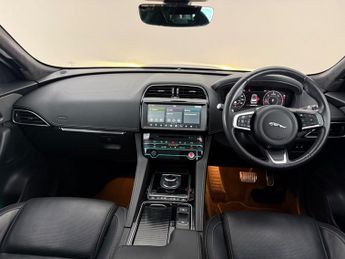 Jaguar F-PACE 2.0 D180 Chequered Flag Auto AWD Euro 6 (s/s) 5dr