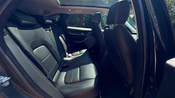 Jaguar F-PACE 2.0 D200 MHEV R-Dynamic HSE Auto AWD Euro 6 (s/s) 5dr